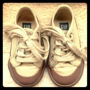 Gap tan canvas lace up shoes - size 6